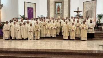 Mons. Mariano Crociata con il clero